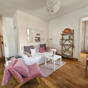 https://appartement-dans-une-villa-au-cur-de-la-ville.fr-provencehotel.com